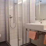 Loewen Hotel *